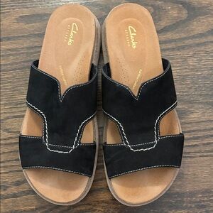 Clarks Arwell Walk black leather flat sandals